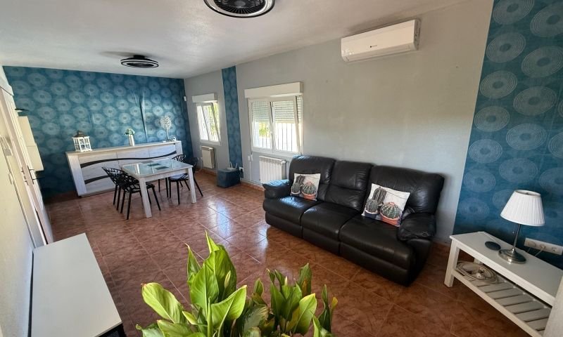 A beautiful property in El Pinar de Campoverde comprising a main house, a guest house, a garage and a private swimming pool