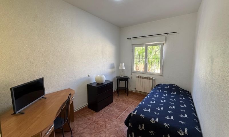 A beautiful property in El Pinar de Campoverde comprising a main house, a guest house, a garage and a private swimming pool