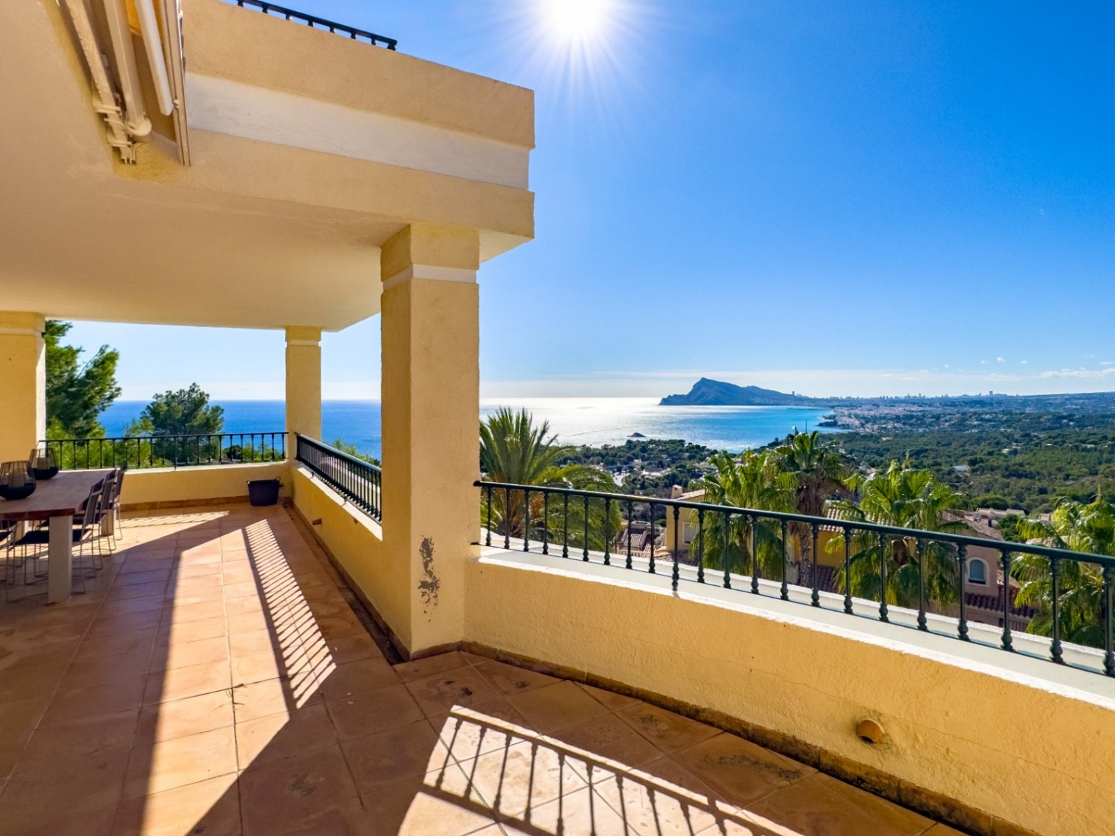 Apartment with Large Terrace and Sea Views in Altea Hills