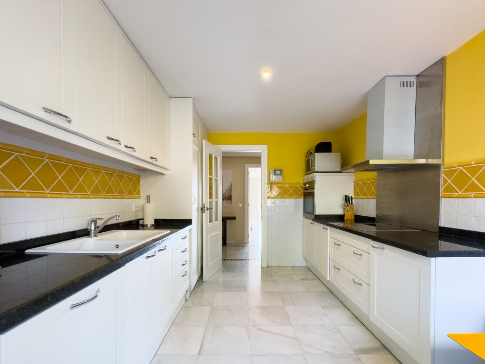 Apartment with Large Terrace and Sea Views in Altea Hills