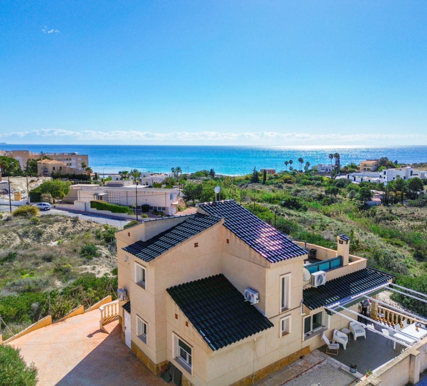 Mediterranean Villa with Sea Views and walking distance to the sea