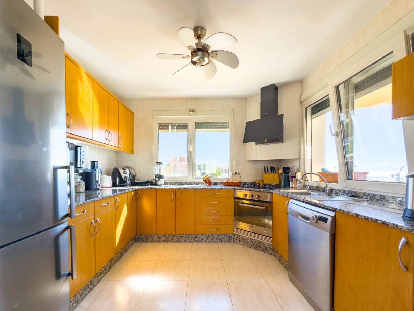 Mediterranean Villa with Sea Views and walking distance to the sea