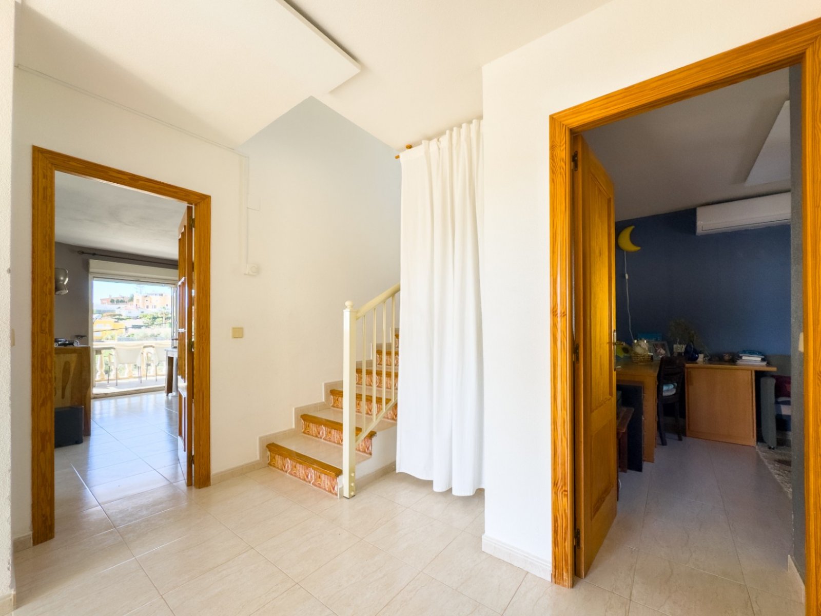 Mediterranean Villa with Sea Views and walking distance to the sea