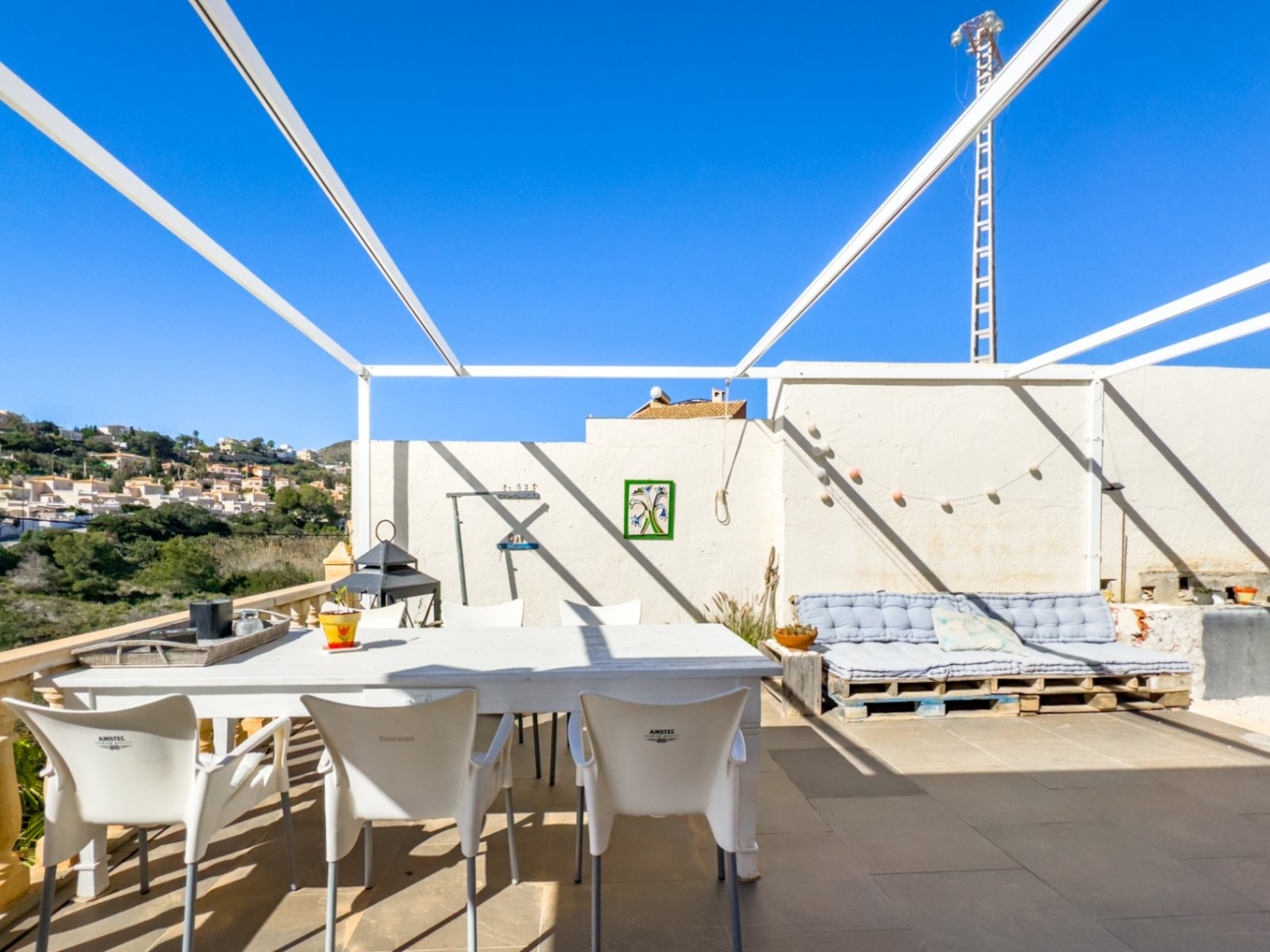Mediterranean Villa with Sea Views and walking distance to the sea