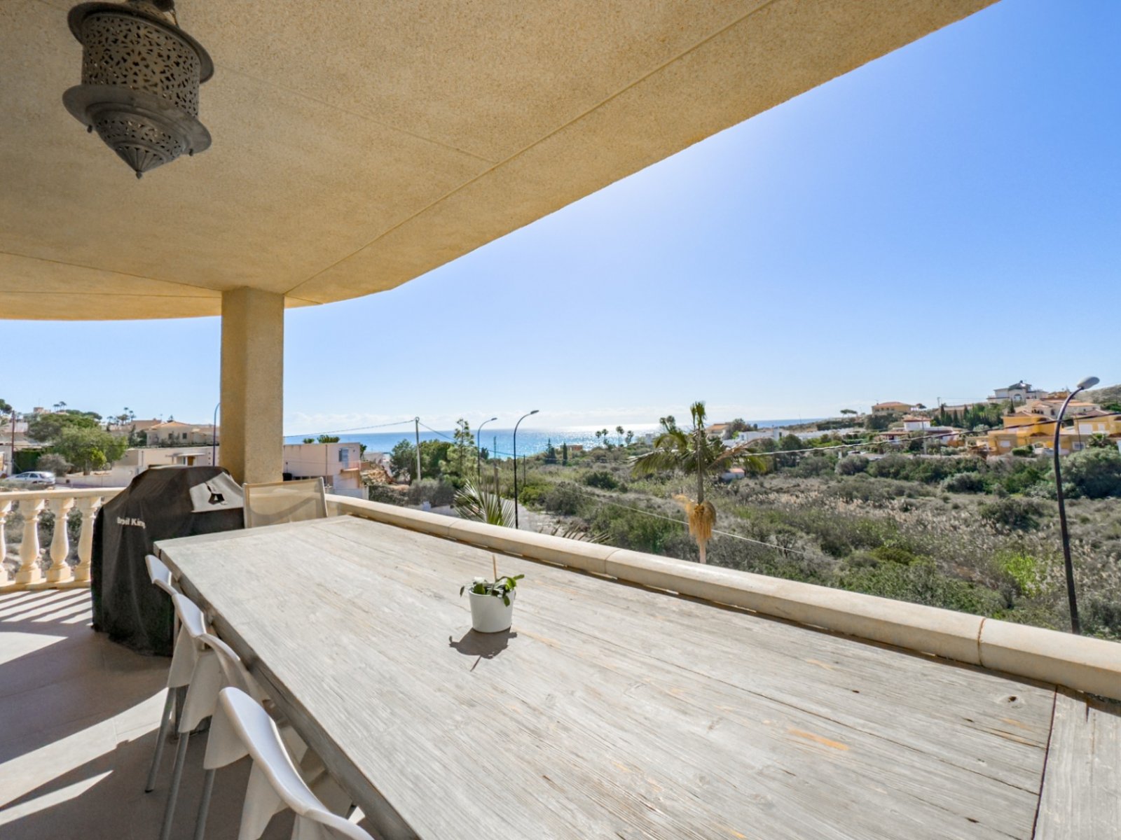 Mediterranean Villa with Sea Views and walking distance to the sea