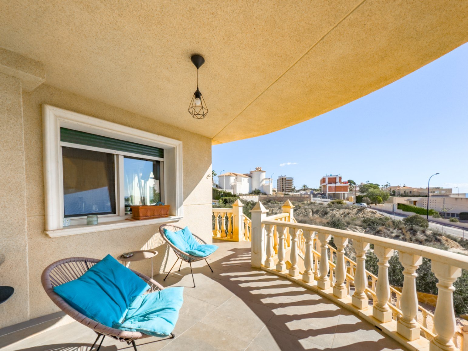 Mediterranean Villa with Sea Views and walking distance to the sea
