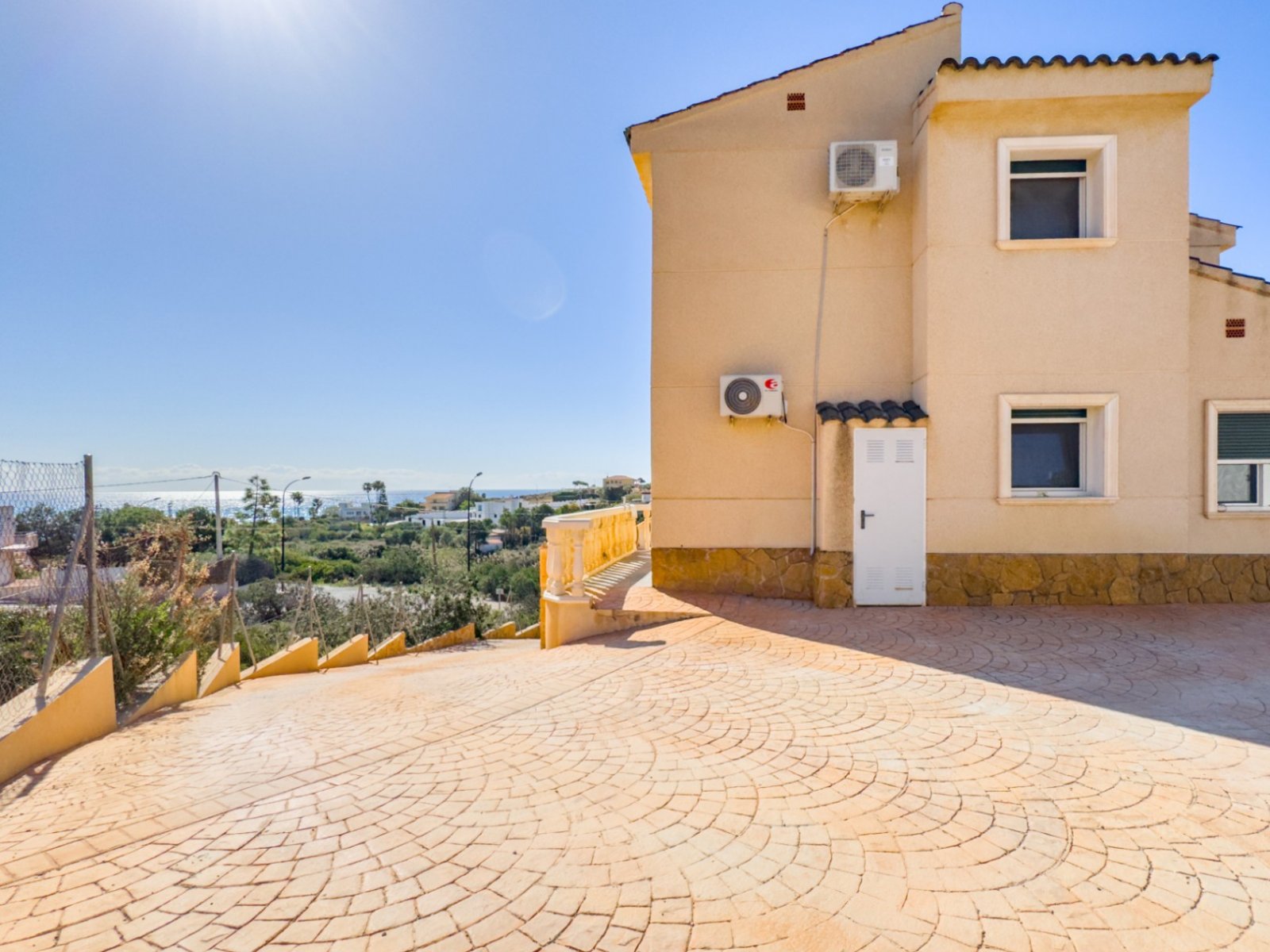 Mediterranean Villa with Sea Views and walking distance to the sea
