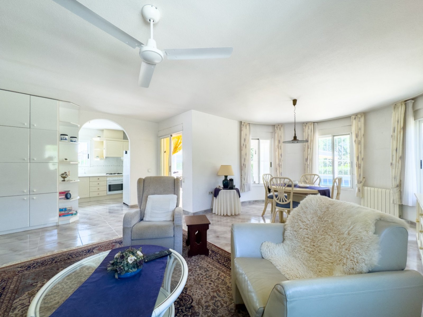 Single-storey villa with 3 bedrooms, 1 bathroom, garage and private swimming pool in Barranco Hondo