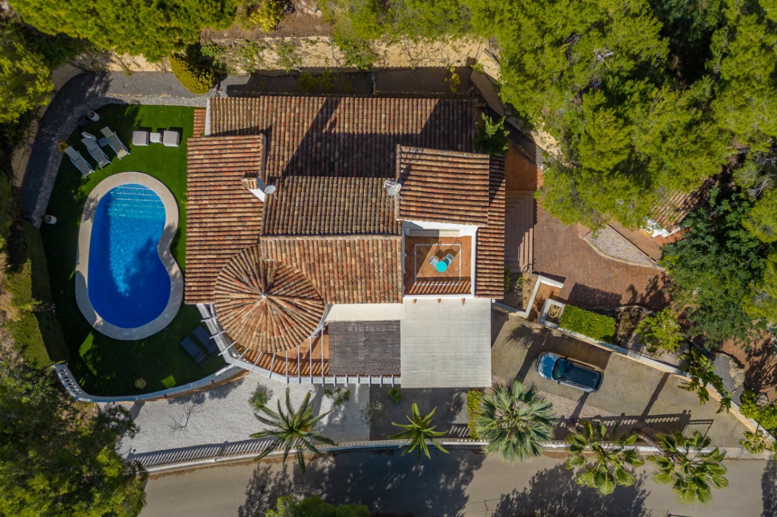 Mediterranean Villa with Heated Pool and Privacy Near Altea Golf