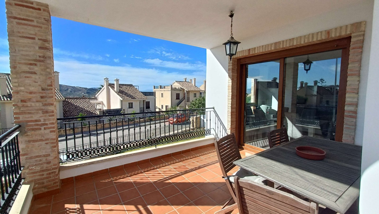 3-bedroom villa with 2 bathrooms, a parking space and a communal swimming pool at La Finca Golf Resort