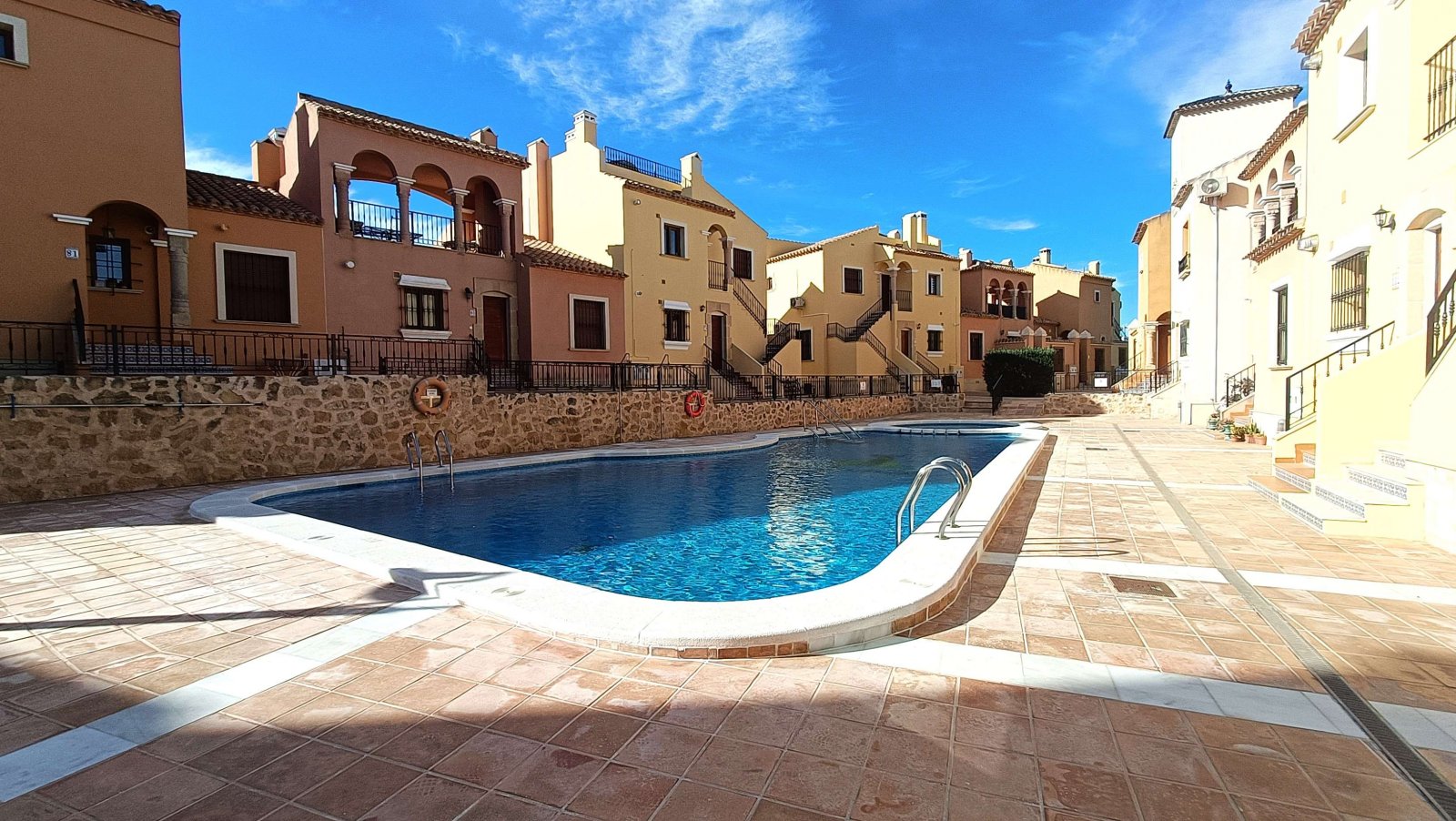 3-bedroom villa with 2 bathrooms, a parking space and a communal swimming pool at La Finca Golf Resort