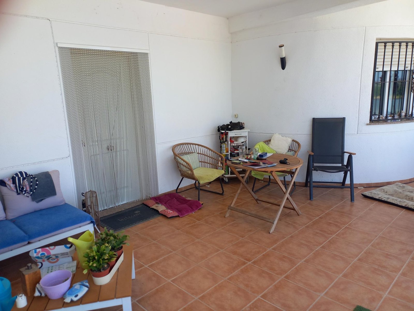 Well-Maintained Single-Storey Country House with 3 Bedrooms, Pool and Guest Accommodation