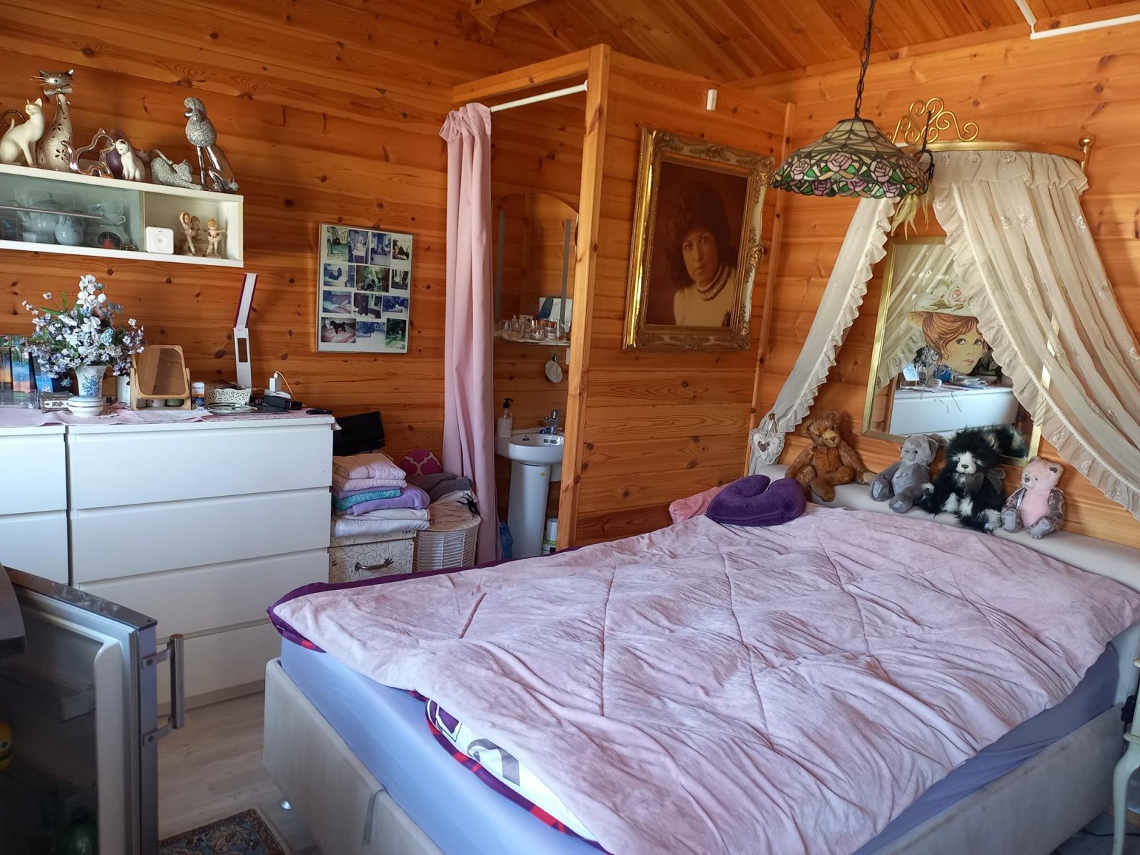 Well-Maintained Single-Storey Country House with 3 Bedrooms, Pool and Guest Accommodation