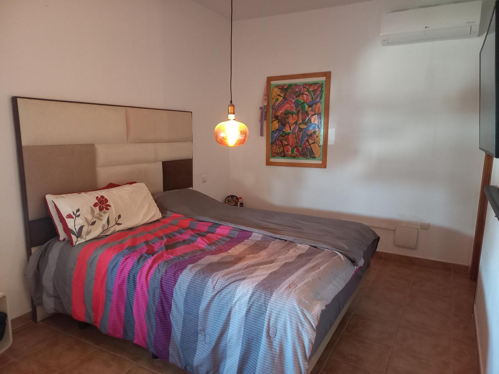 Well-Maintained Single-Storey Country House with 3 Bedrooms, Pool and Guest Accommodation