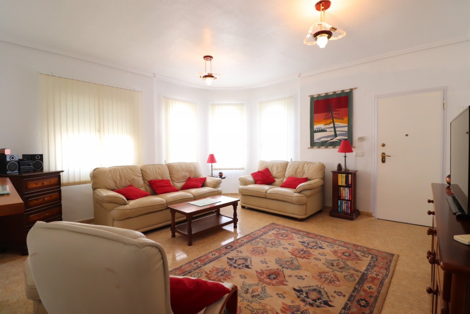 Villa with 3 bedrooms, 1 bathroom and a communal swimming pool in Lo Crispin