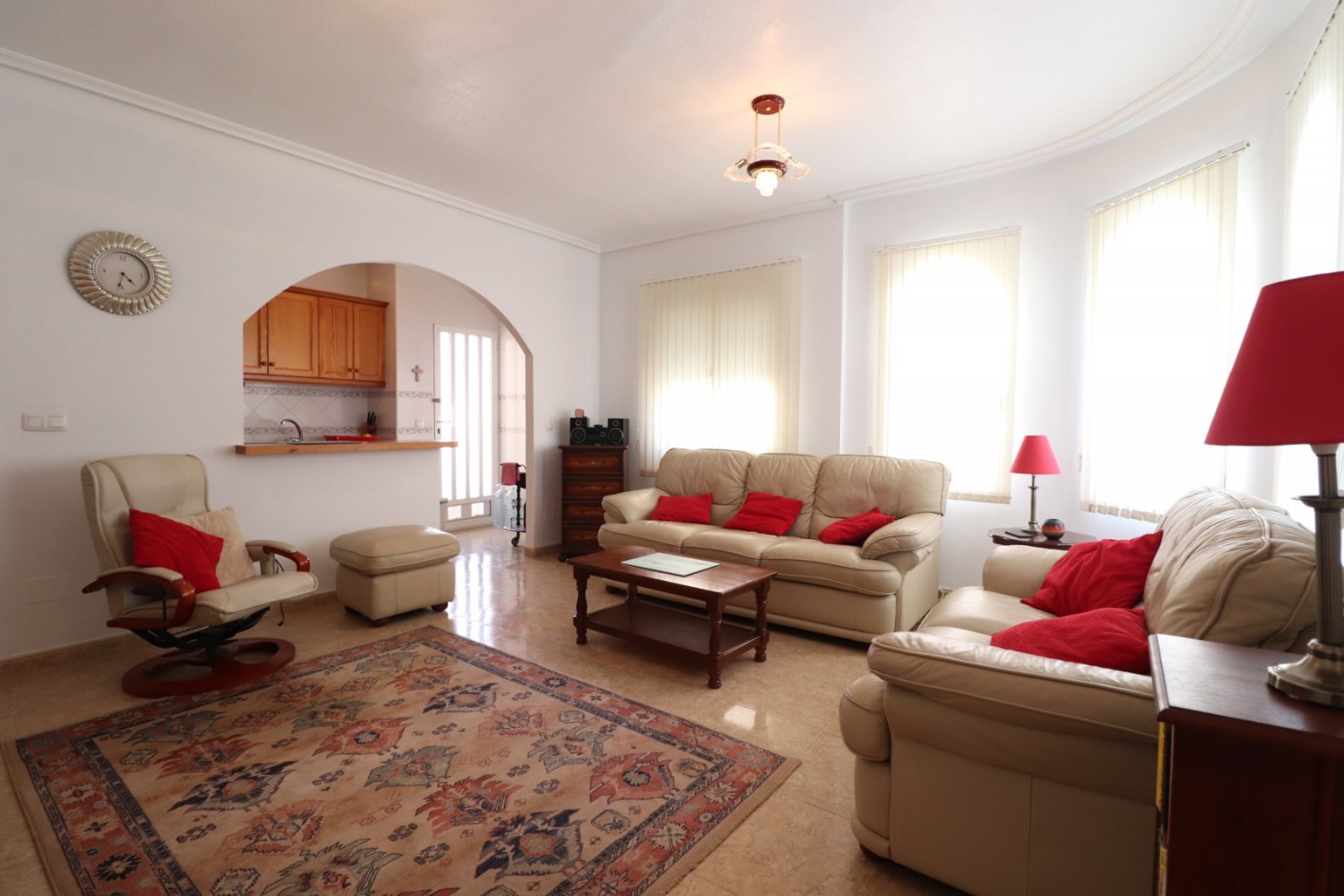 Villa with 3 bedrooms, 1 bathroom and a communal swimming pool in Lo Crispin