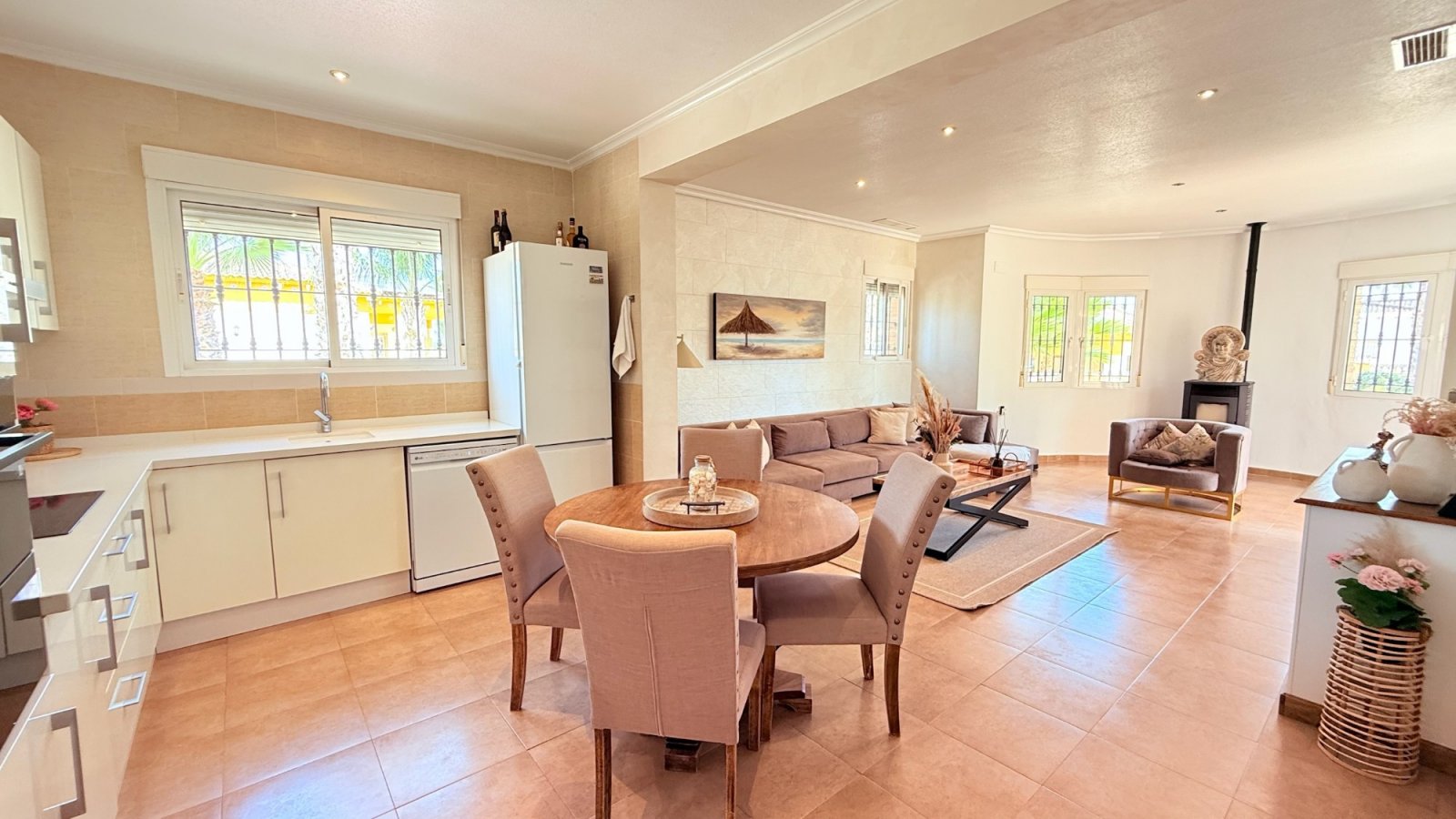Fully renovated villa with private pool on a spacious plot