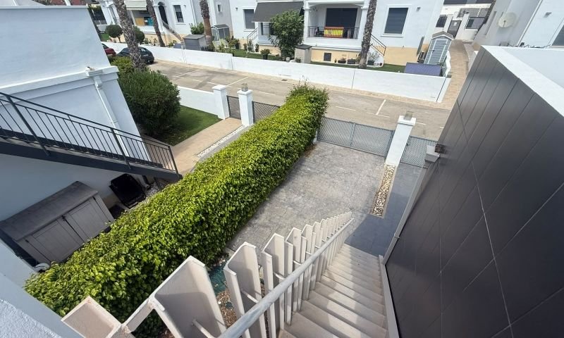 Quad with 2 bedrooms, 2 bathrooms, roof terrace and communal swimming pool