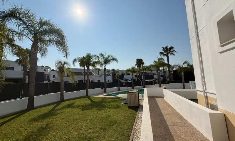 Quad with 2 bedrooms, 2 bathrooms, roof terrace and communal swimming pool