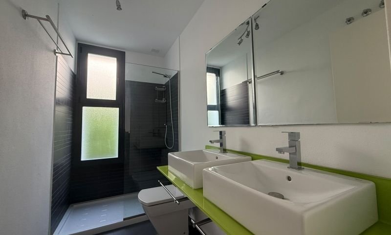 Quad with 2 bedrooms, 2 bathrooms, roof terrace and communal swimming pool