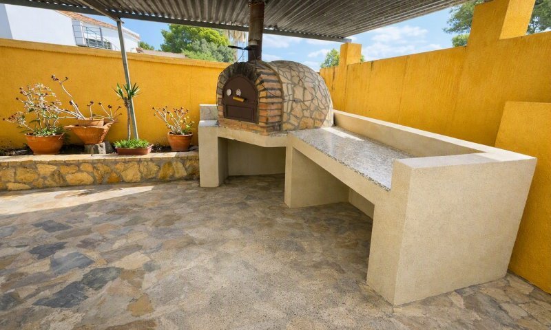 Detached villa with 5 bedrooms and 6 bathrooms