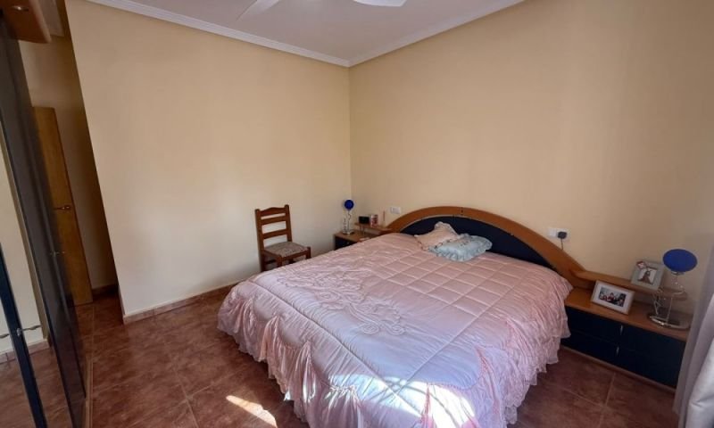 Detached villa with 5 bedrooms and 6 bathrooms