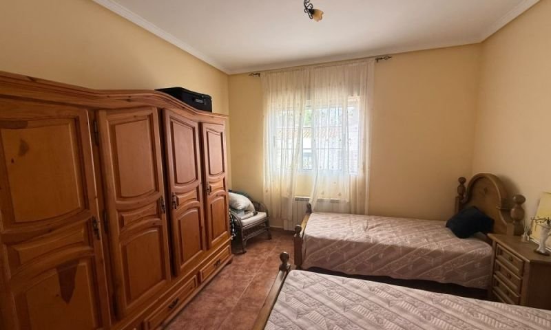 Detached villa with 5 bedrooms and 6 bathrooms