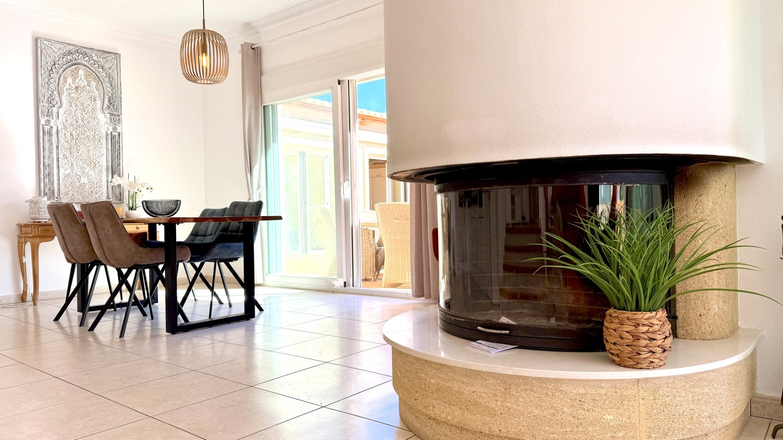 Beautiful, very private villa with magnificent panoramic views and many extras and with a tourist rental licence