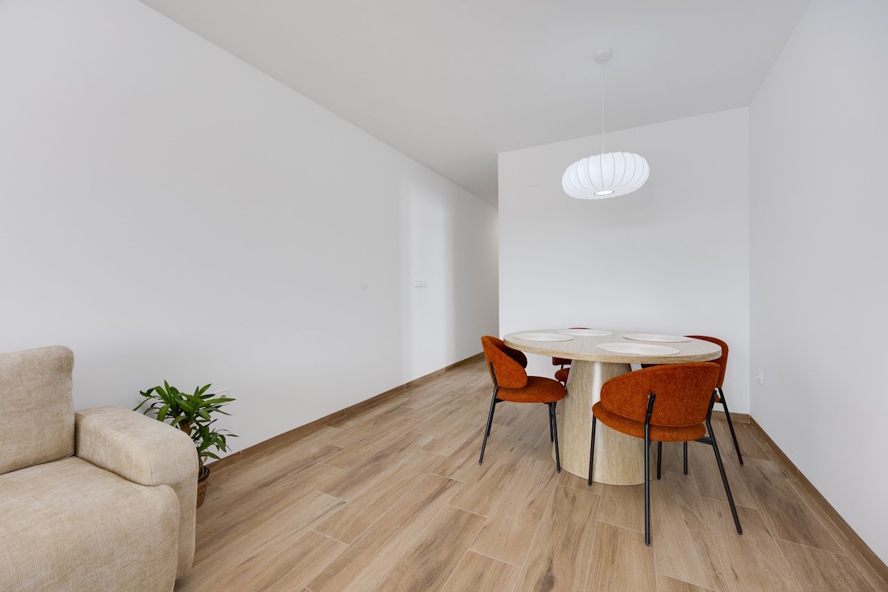 Apartments with 3 bedrooms, 2 bathrooms, pre installation air conditioning, optional parking in underground car park and communal pool