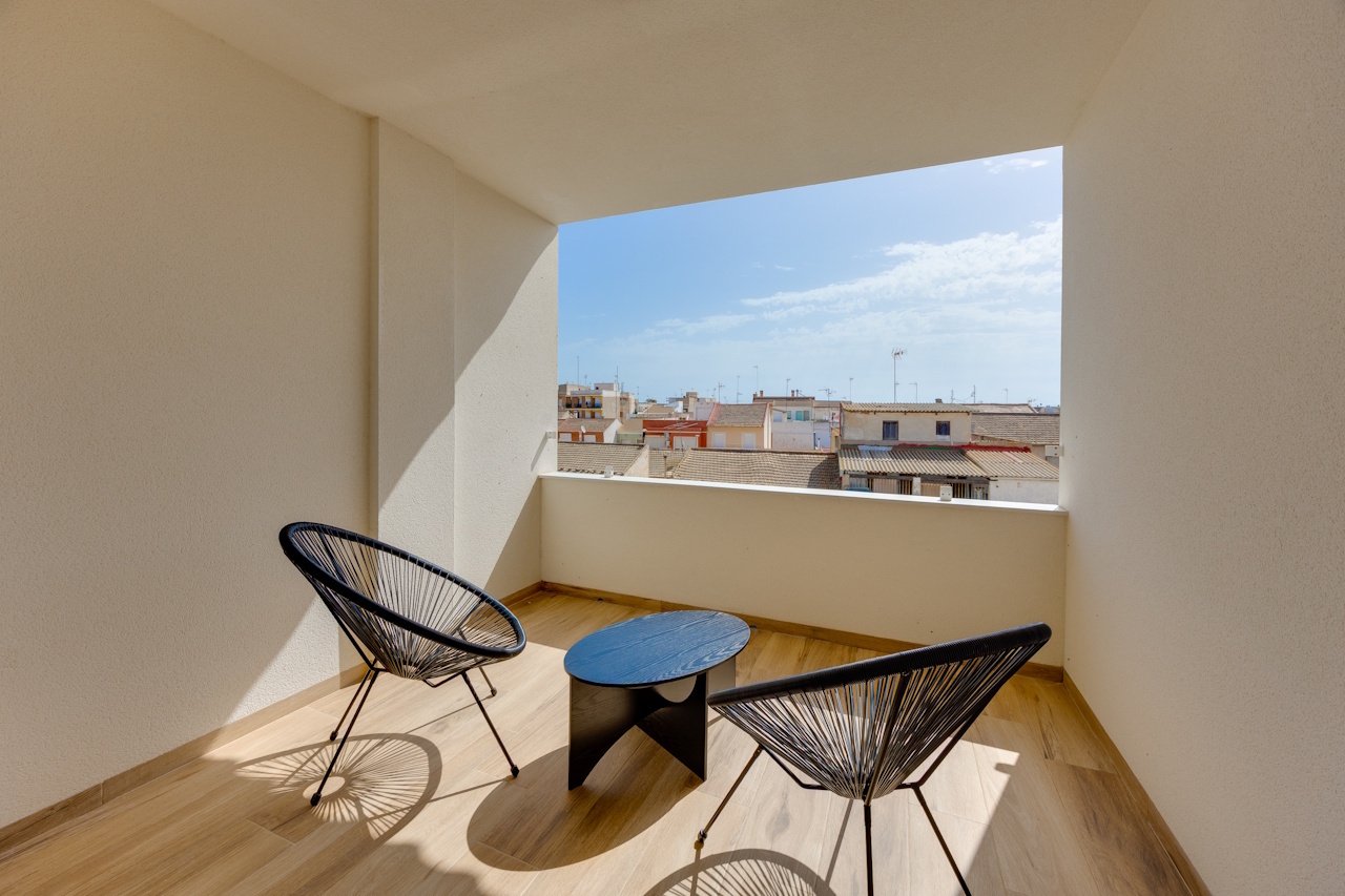 Apartments with 3 bedrooms, 2 bathrooms, pre installation air conditioning, optional parking in underground car park and communal pool