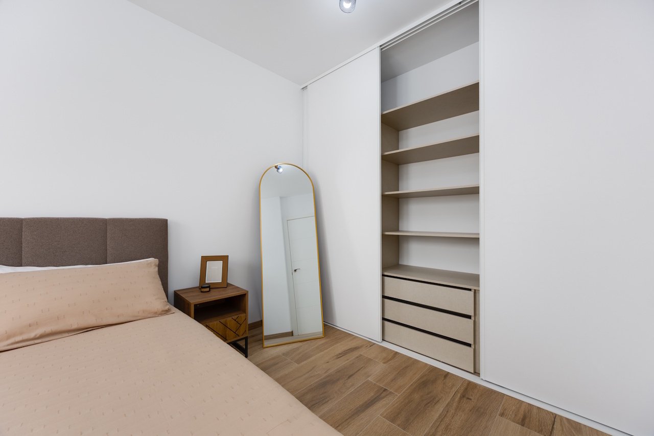 Apartments with 3 bedrooms, 2 bathrooms, pre installation air conditioning, optional parking in underground car park and communal pool