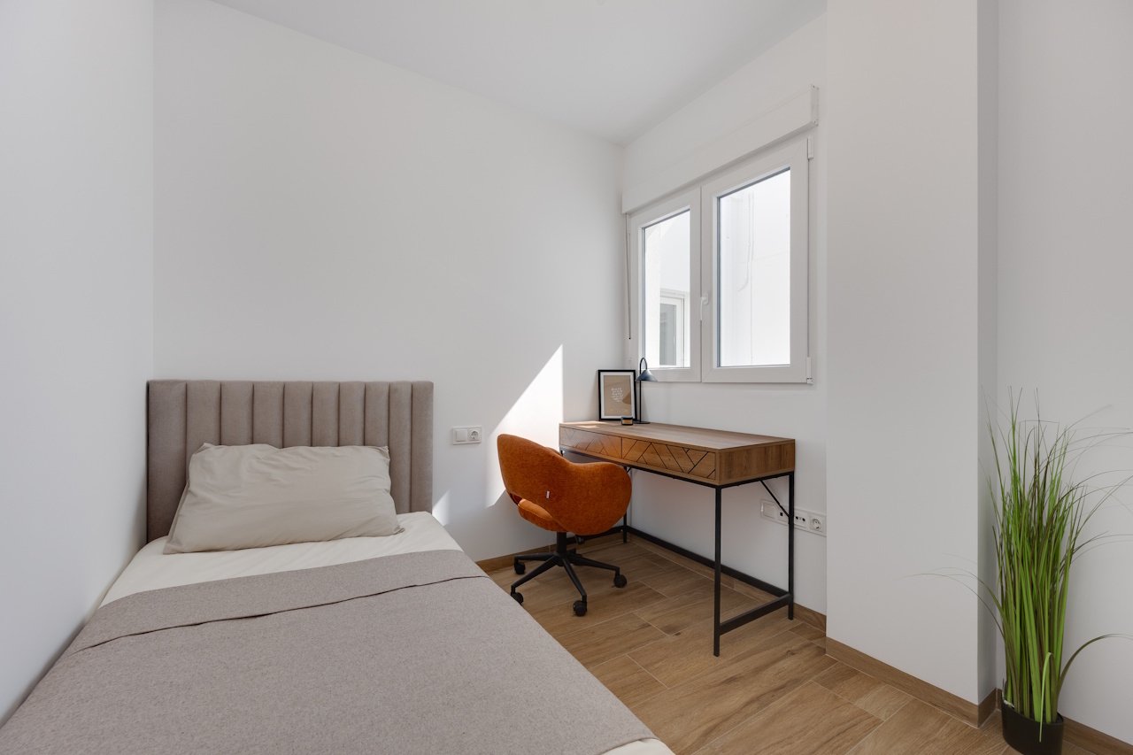 Apartments with 3 bedrooms, 2 bathrooms, pre installation air conditioning, optional parking in underground car park and communal pool