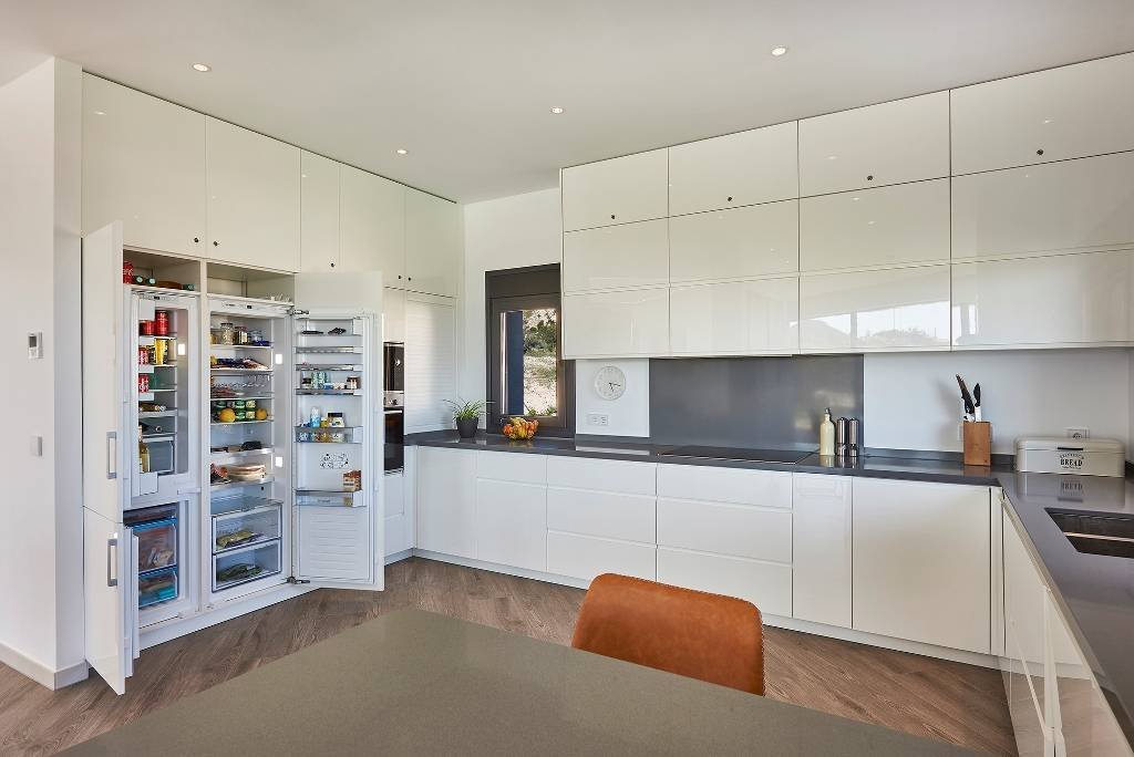 Modern luxury villa with 4 bedrooms, 4 bathrooms, private pool and breathtaking views