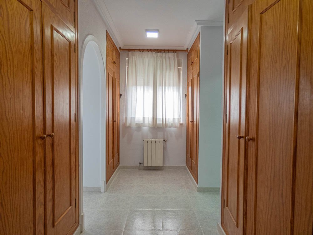 Amazing renovated country house villa with 7 bedrooms, 7 bathrooms, air conditioning, central heating, double garage and heated private pool