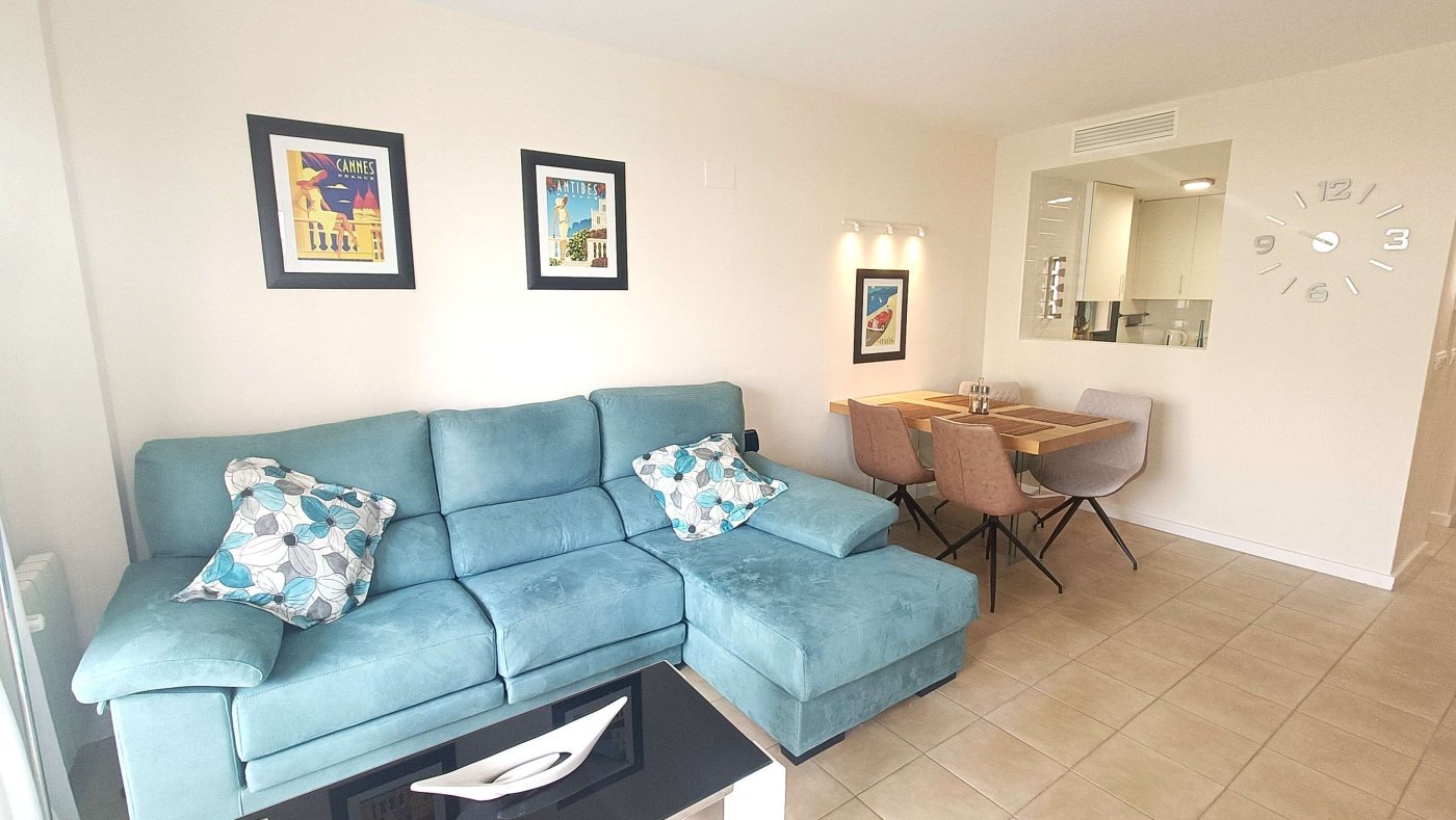 Elegant Ground Floor Apartment with 2 bedrooms and 2 bathrooms in Up-and-Coming Golf Resort