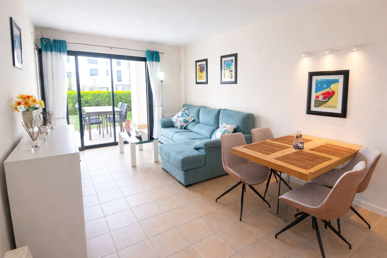 Elegant Ground Floor Apartment with 2 bedrooms and 2 bathrooms in Up-and-Coming Golf Resort