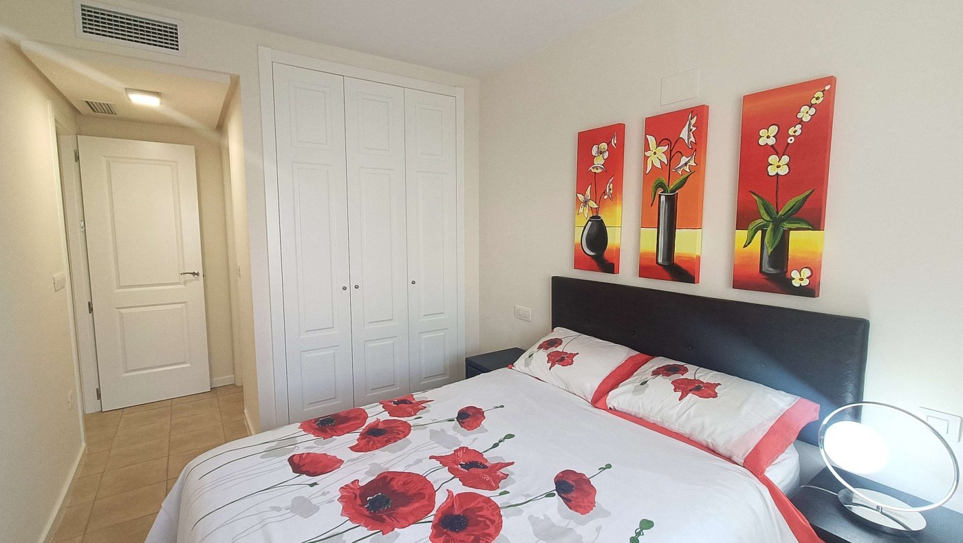 Elegant Ground Floor Apartment with 2 bedrooms and 2 bathrooms in Up-and-Coming Golf Resort
