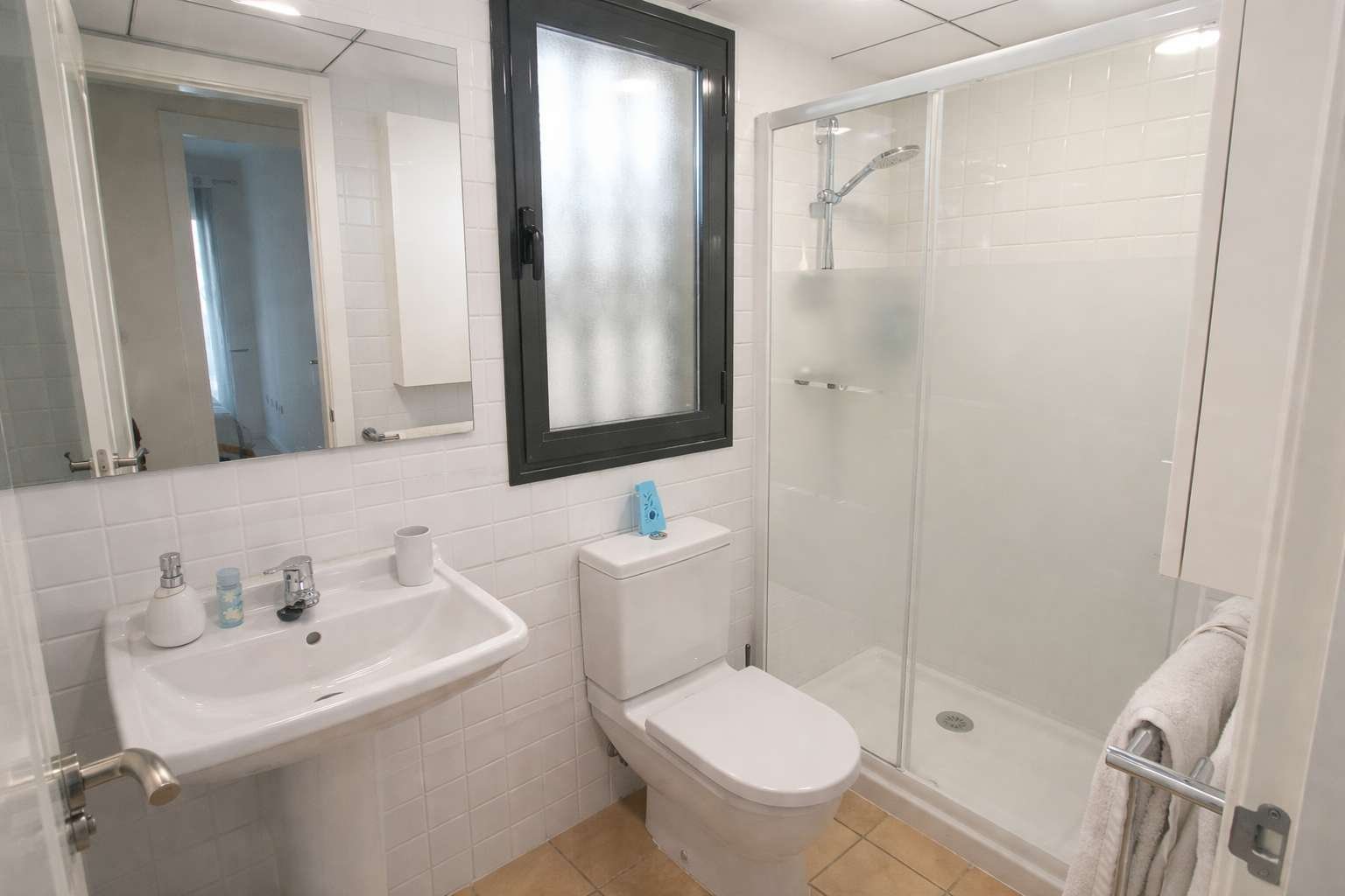 Elegant Ground Floor Apartment with 2 bedrooms and 2 bathrooms in Up-and-Coming Golf Resort