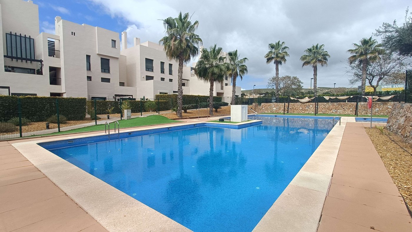 Elegant Ground Floor Apartment with 2 bedrooms and 2 bathrooms in Up-and-Coming Golf Resort