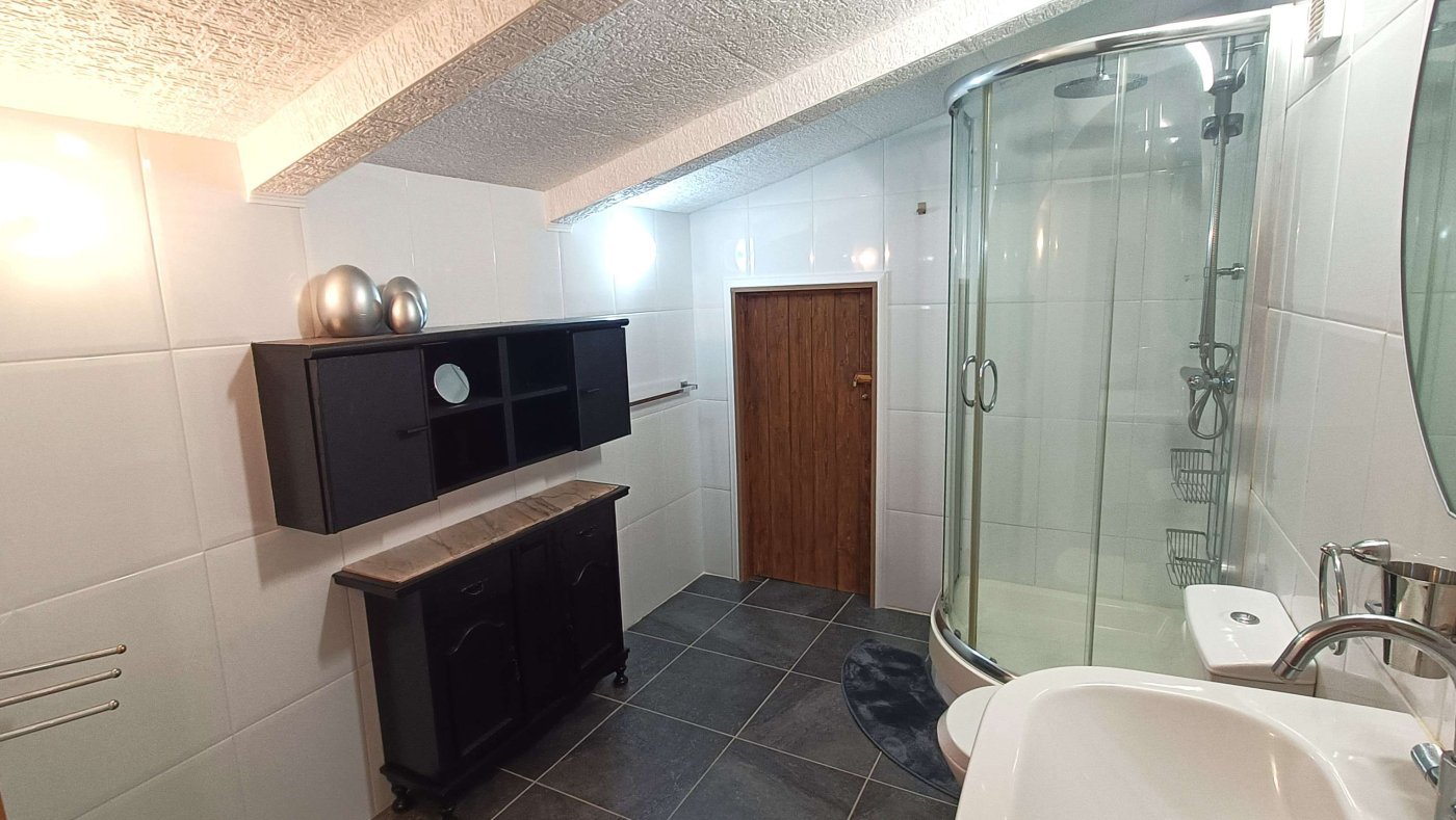 Stunning Detached Villa with Private Pool, Separate Guest Apartment, Garage and Underbuild on the Outskirts of Crevillent