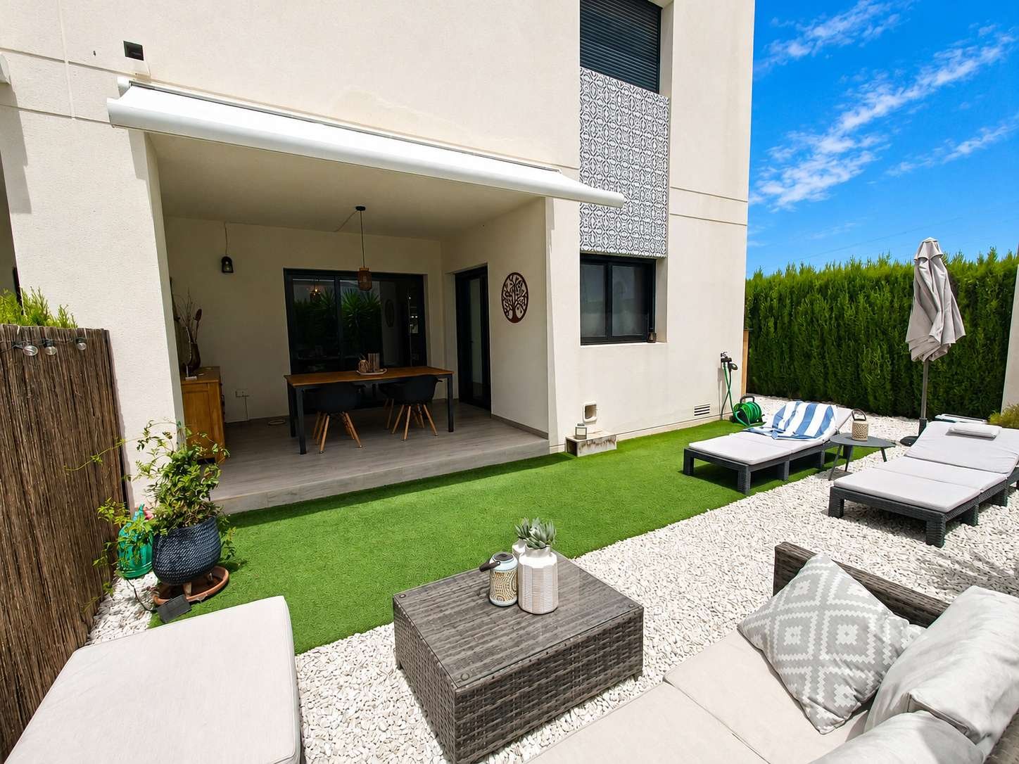 Modern 3-Bed Ground Floor Apartment with Private Garden