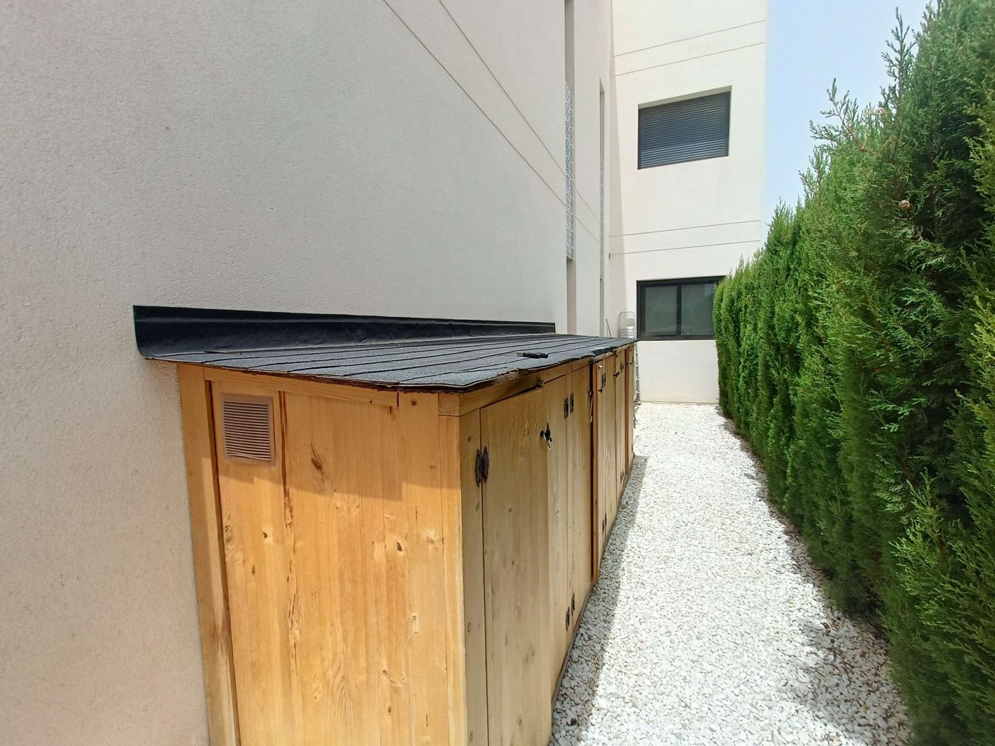 Modern 3-Bed Ground Floor Apartment with Private Garden