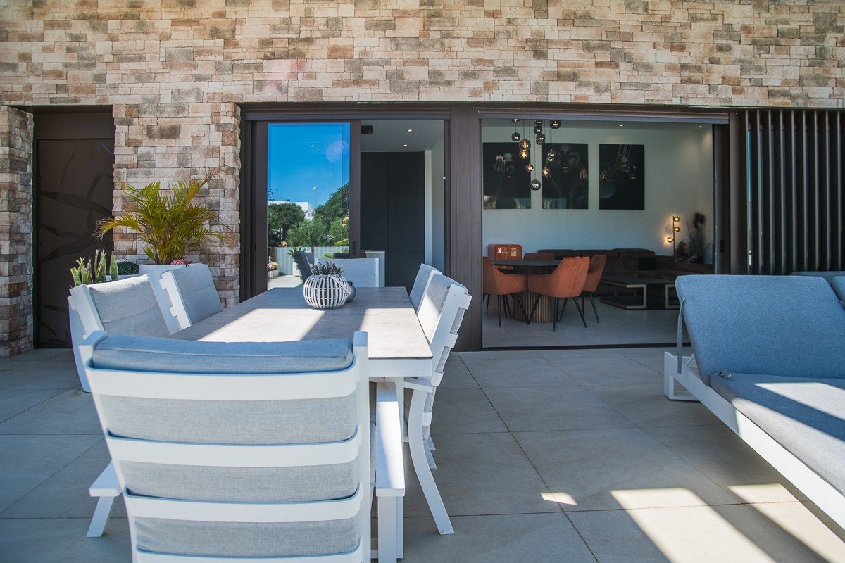 Modern detached villa with 4 bedrooms, private pool and garage in Rojales