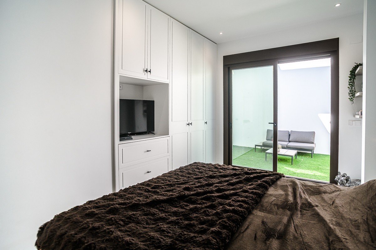 Modern detached villa with 4 bedrooms, private pool and garage in Rojales
