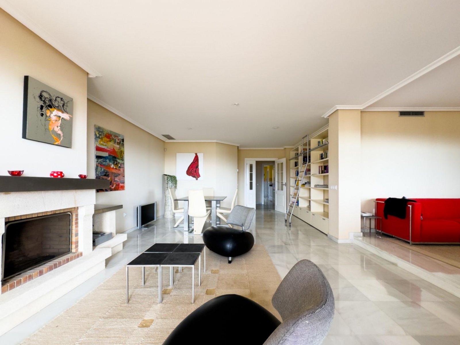 Apartment with Large Terrace and Sea Views in Altea Hills