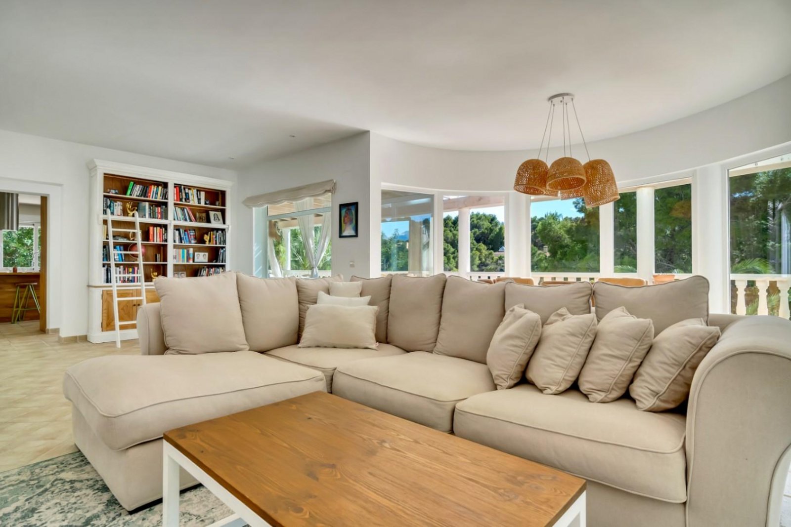 Mediterranean Villa with Heated Pool and Privacy Near Altea Golf