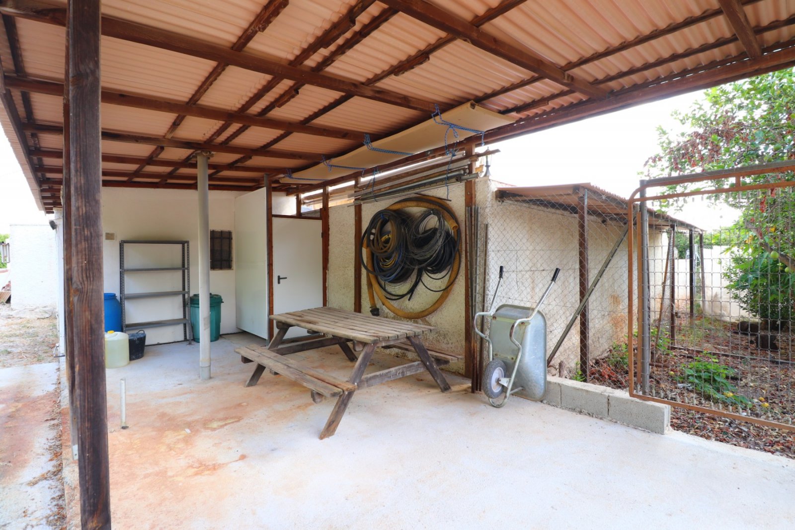 Detached Country Villa with 4 bedrooms, 2 bathrooms and a private pool n Heredades