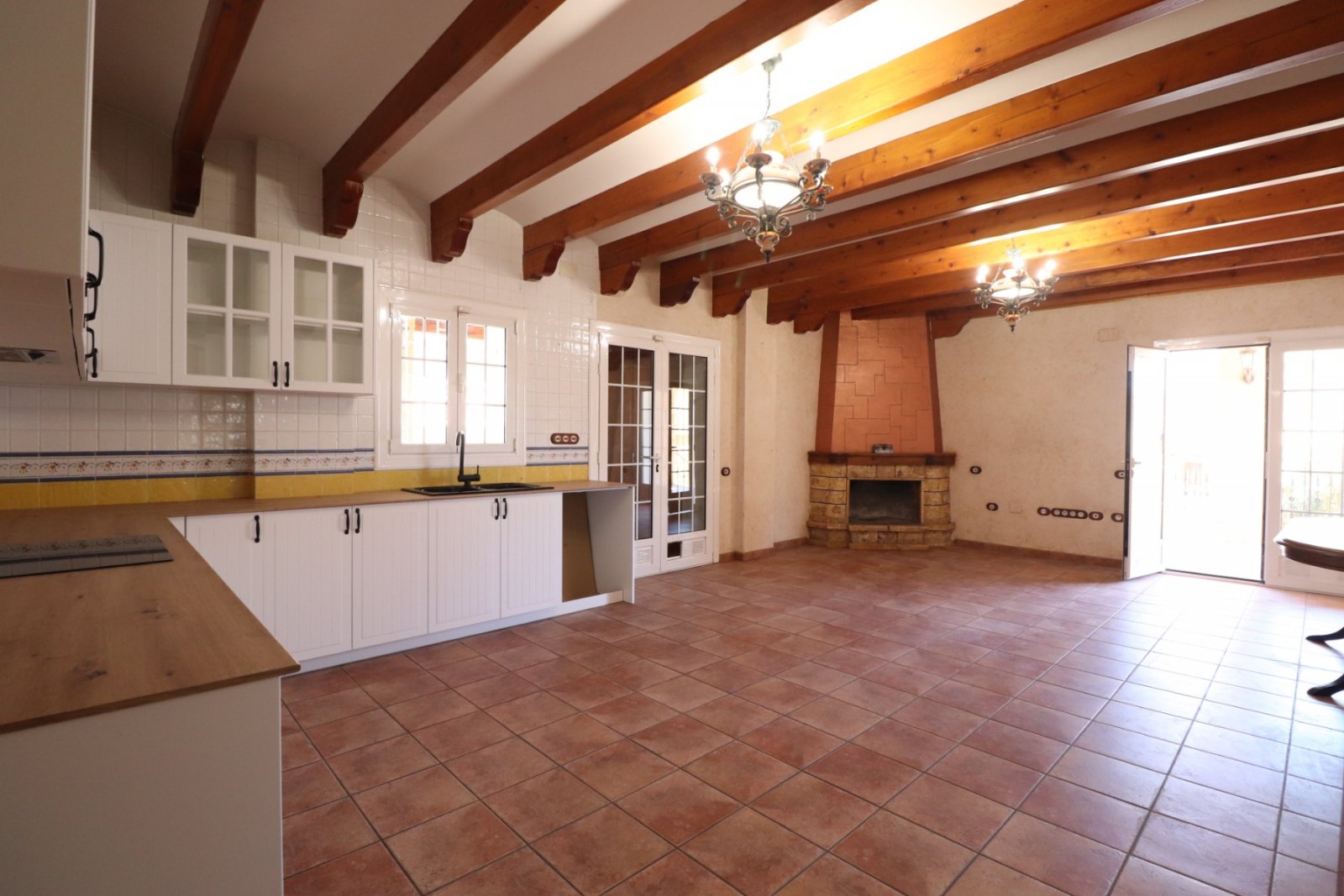 East Facing, Five Bedroom, Detached Villa in Los Palacios