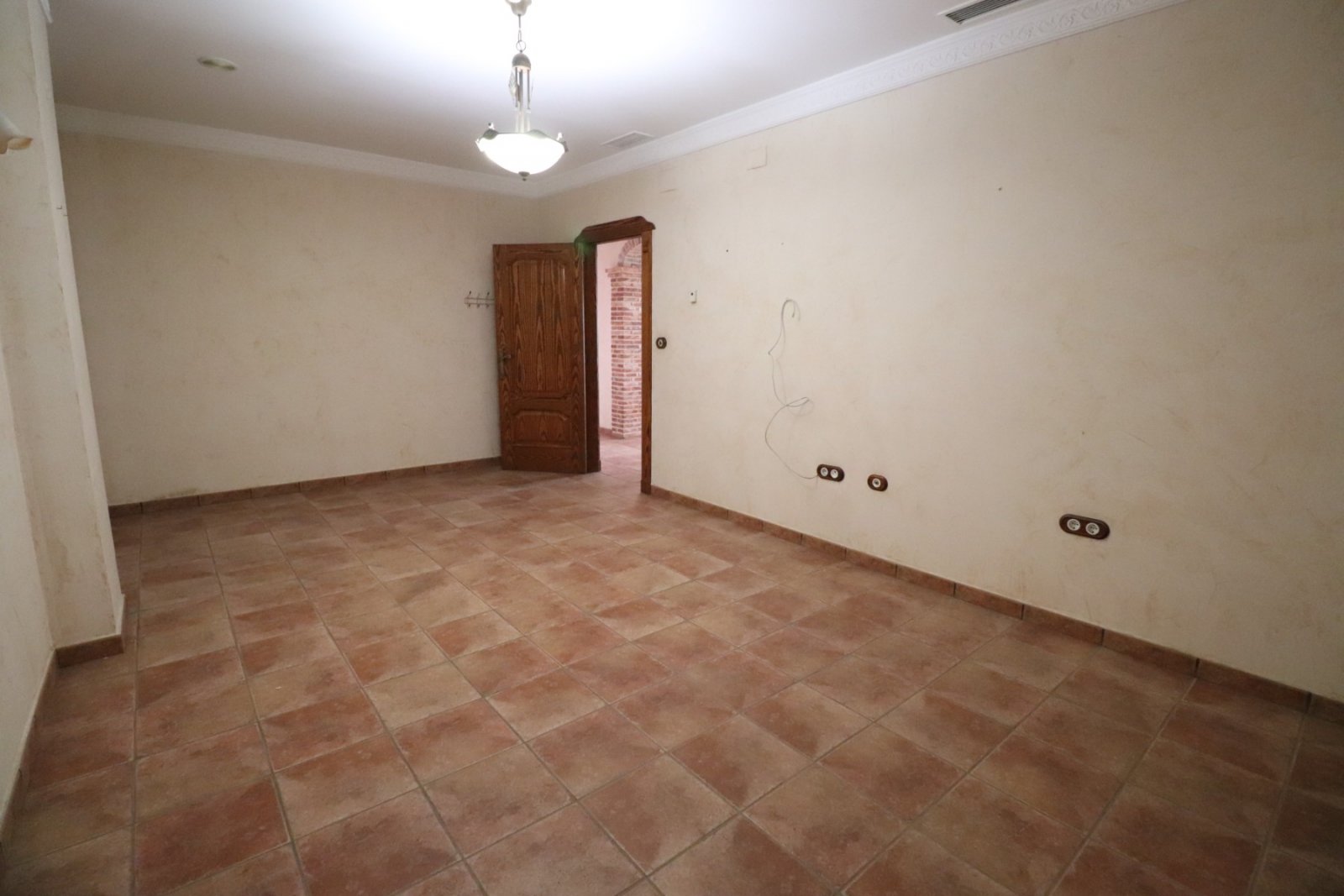 East Facing, Five Bedroom, Detached Villa in Los Palacios
