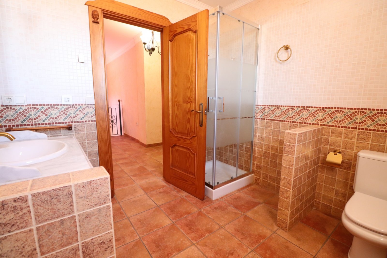 East Facing, Five Bedroom, Detached Villa in Los Palacios